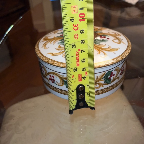 MIKASA Holiday Orchard Round Trinket Vanity Pin Box w/Lid - Picture 5 of 5